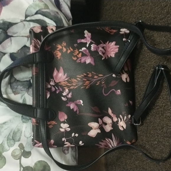 Purse - Picture 2 of 4